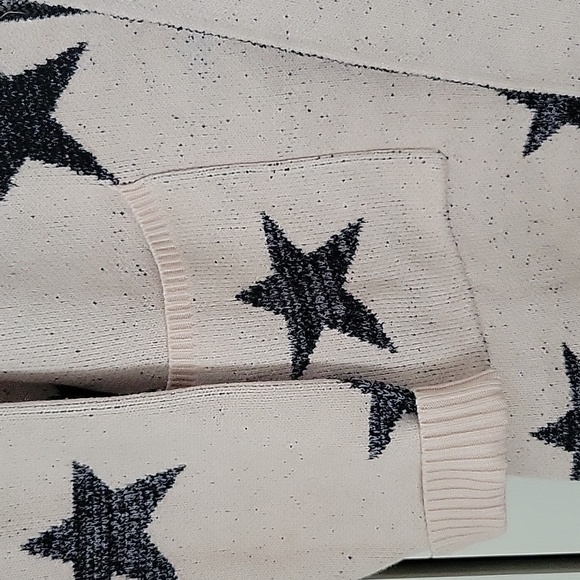 Woman's Cardigan - Picture 3 of 6